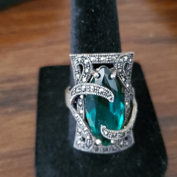 STERLING SILVER MARCASITE GREEN STONE EARRINGS - Picture 7 of 9